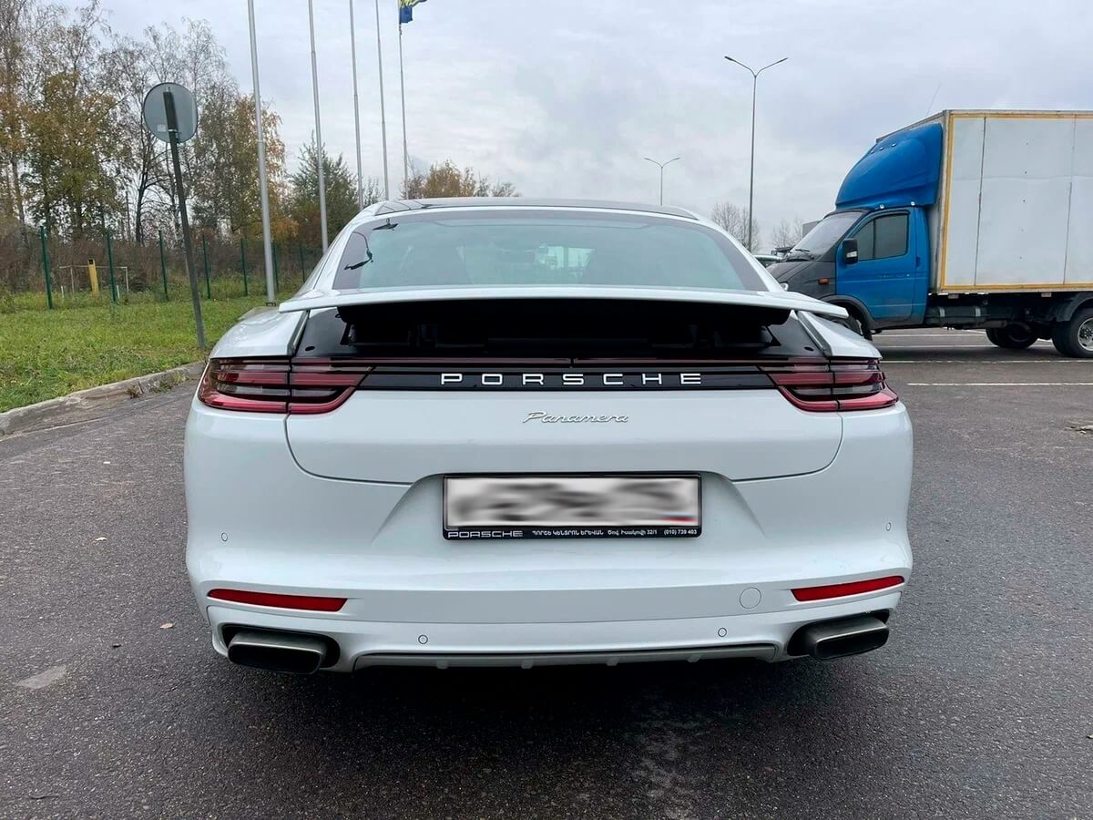 Porsche Panamera аренда